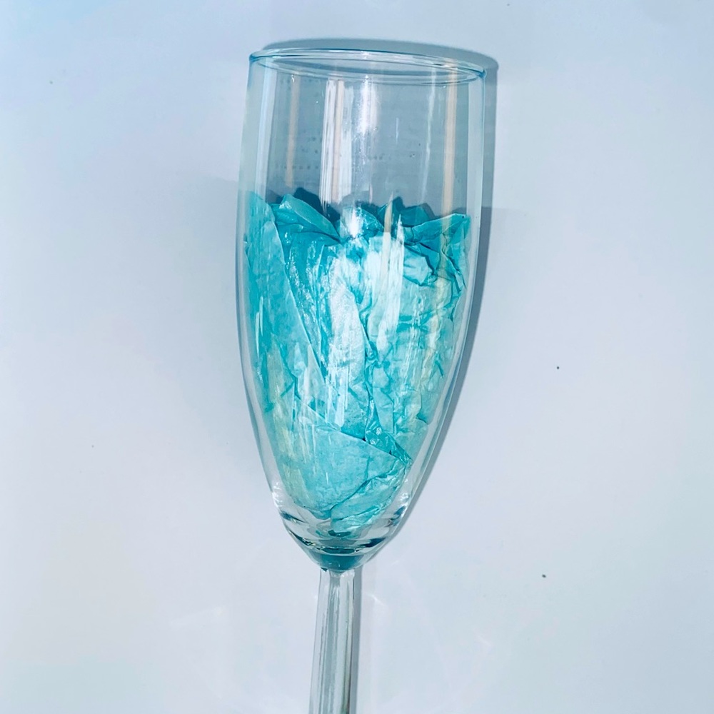 10 wine glass. None broken perfect condition besides a nice wash for them.
